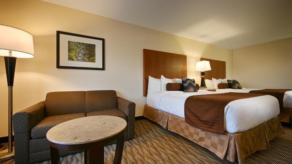 Best Western Plus Park Place Inn & Suites - image 2