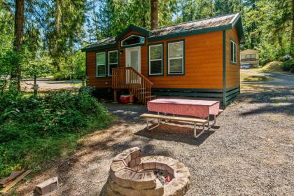 Chehalis Camping Resort Cottage 1