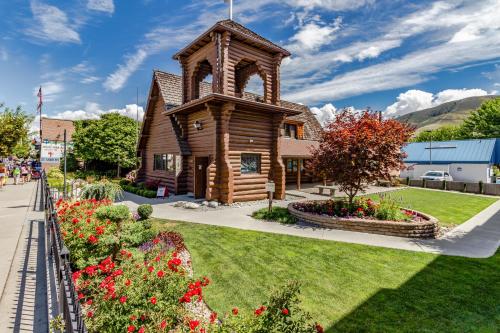 Constellations Lake House at Chelan - image 2