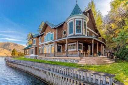 Captains Lighthouse Lodge Chelan Washington