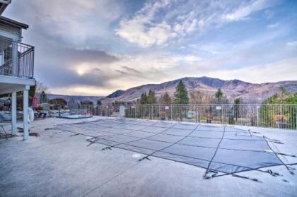 Chic Chelan Condo with Balcony Walk to Lake and Dtwn! - image 1