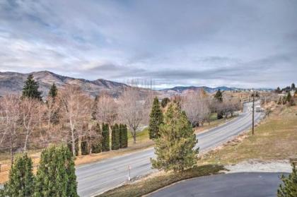 Chic Chelan Condo with Balcony Walk to Lake and Dtwn! - image 3