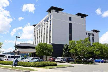 DoubleTree by Hilton Boston Logan Airport Chelsea - image 2