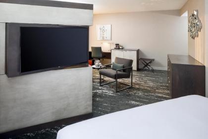 DoubleTree by Hilton Boston Logan Airport Chelsea - image 8