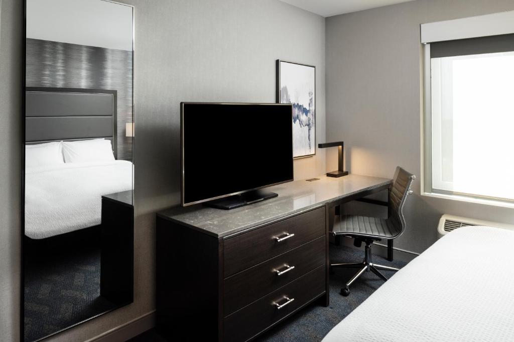 Fairfield Inn & Suites by Marriott Boston Logan Airport/Chelsea - image 3