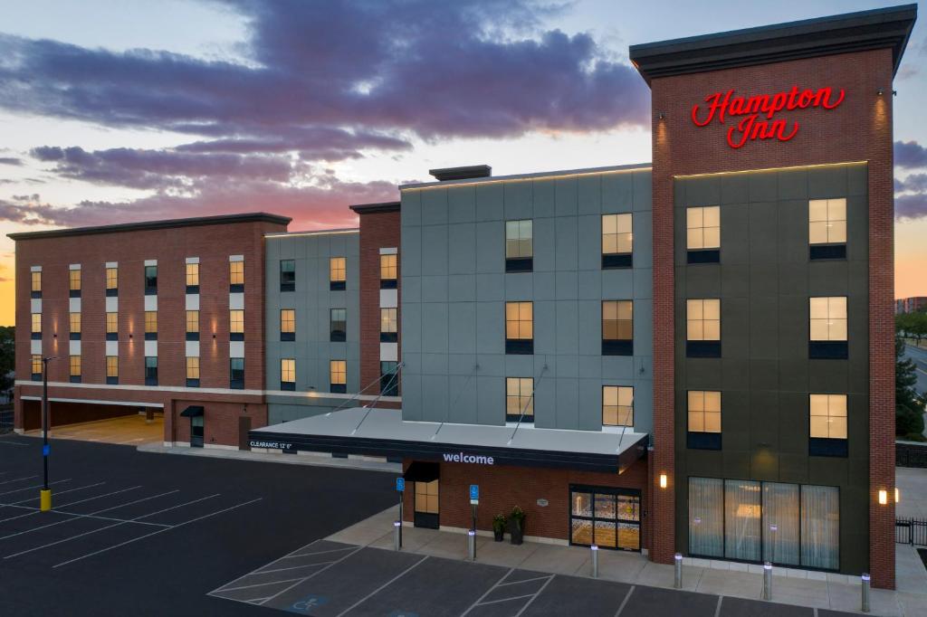 Hampton Inn Boston Logan Airport Chelsea - main image