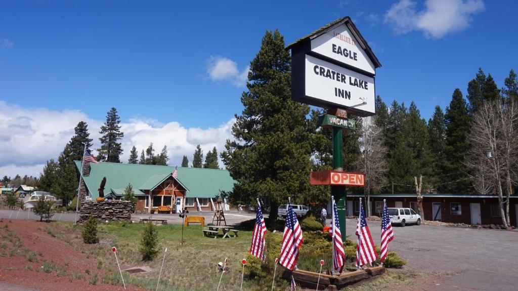 Eagle Crater Lake Inn - main image