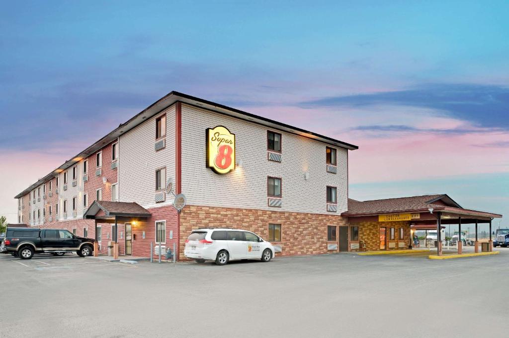 Super 8 by Wyndham Spokane/West - main image