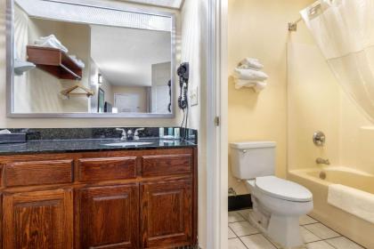 Quality Inn Cheraw - image 6