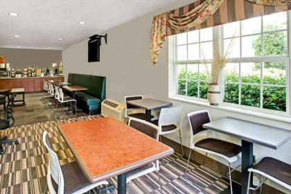 Microtel Inn & Suites by Wyndham Cherokee - image 4