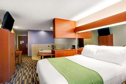 Microtel Inn & Suites by Wyndham Cherokee - image 7