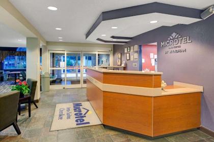 Microtel Inn & Suites by Wyndham Cherokee - image 9