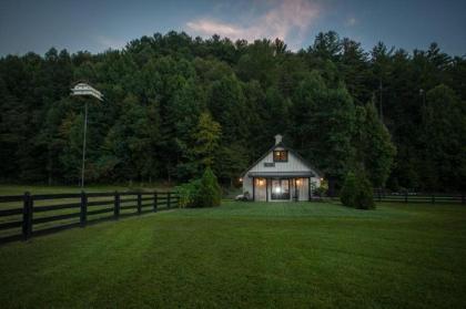 The Barn at Cold Mountain Pond - image 4