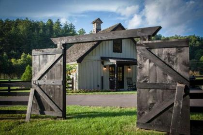 The Barn at Cold Mountain Pond - image 8