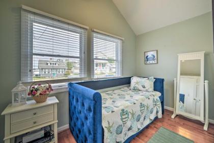 Coastal Pet-Friendly Cottage Less Than half Mi to Beaches - image 14