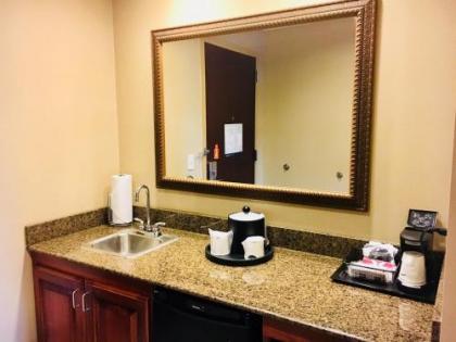 Hampton Inn & Suites Chesapeake-Battlefield Boulevard - image 5