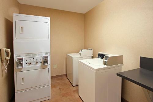 Homewood Suites by Hilton Chesapeake - Greenbrier - image 2