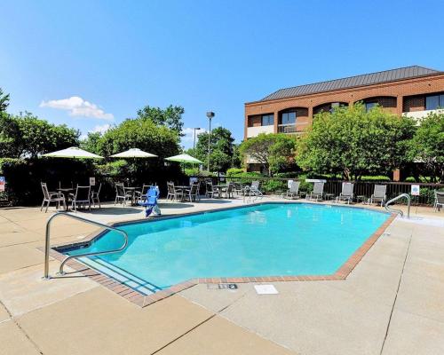 Comfort Suites Chesapeake - Norfolk - image 2