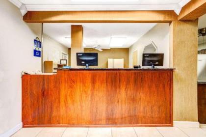 Days Inn by Wyndham Chesapeake - image 5