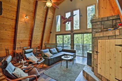 Mod Cabin with Hot Tub Walk to Lake and Golfing! - image 3