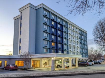 Days Inn by Wyndham Chester Philadelphia Airport - image 11