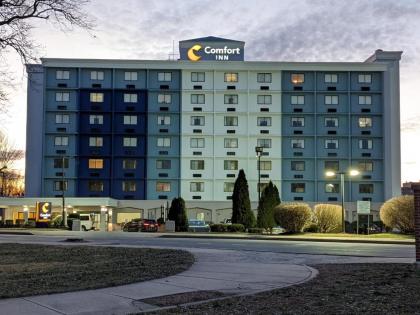 Days Inn by Wyndham Chester Philadelphia Airport - image 12