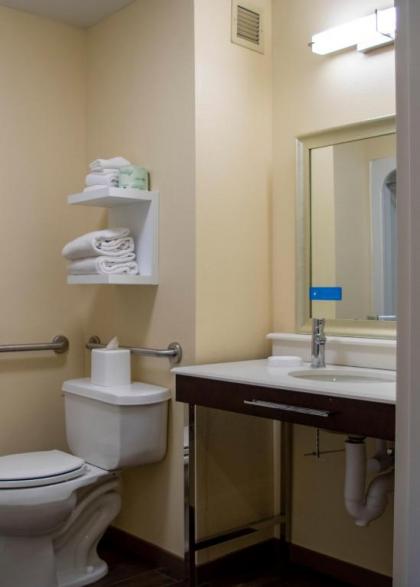 Hampton Inn St. Louis-Chesterfield - image 18