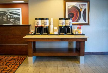 Hampton Inn St. Louis-Chesterfield - image 3