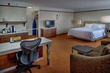 Hilton Garden Inn St. Louis/Chesterfield - image 16