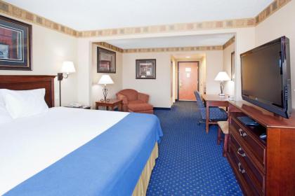 Holiday Inn Express Hotel & Suites Cheyenne an IHG Hotel - image 5