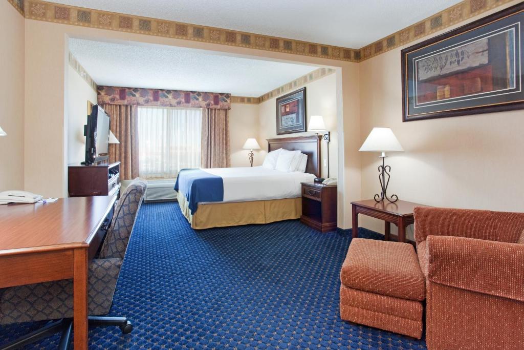 Holiday Inn Express Hotel & Suites Cheyenne an IHG Hotel - image 6