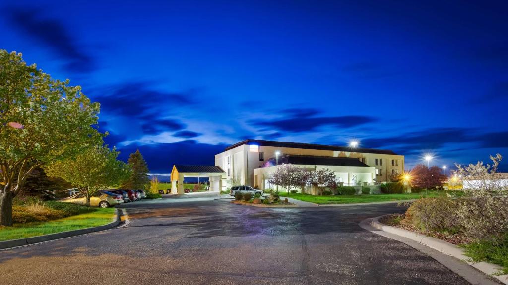 SureStay Plus Hotel by Best Western Cheyenne - main image