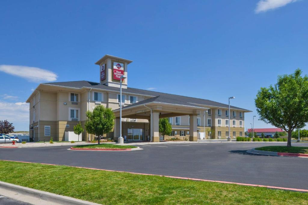 Best Western Plus Frontier Inn - main image