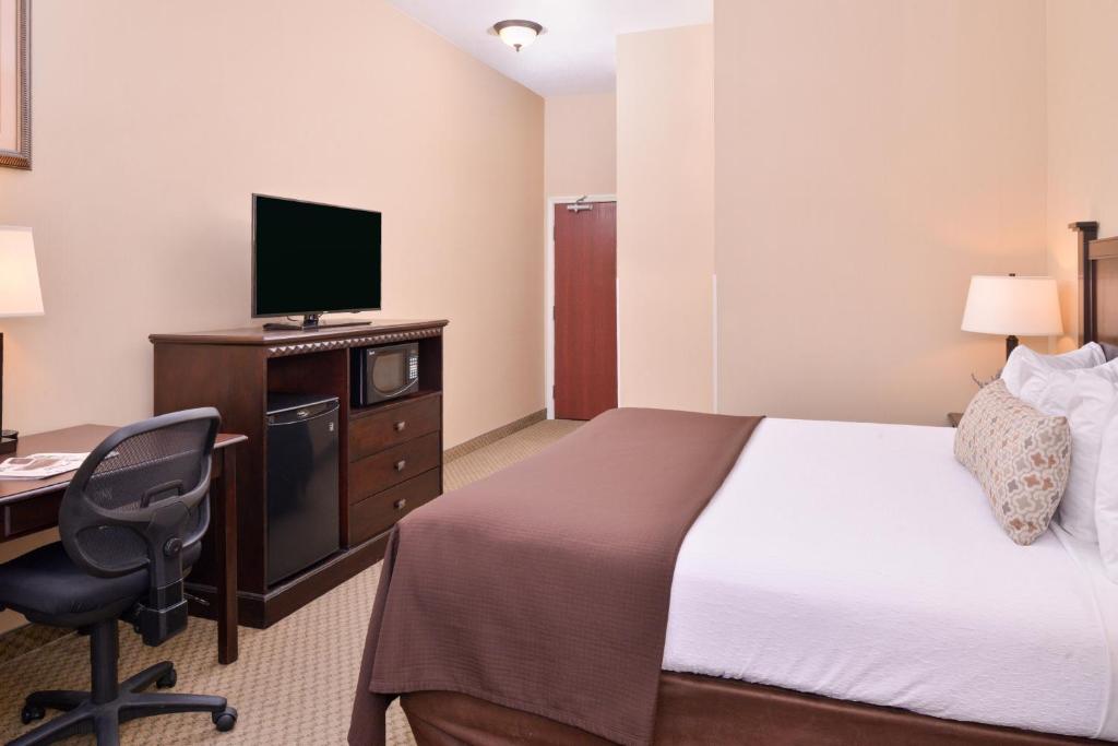 Best Western Plus Frontier Inn - image 3