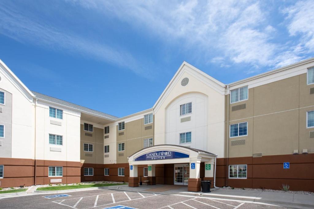 Candlewood Suites Cheyenne an IHG Hotel - main image