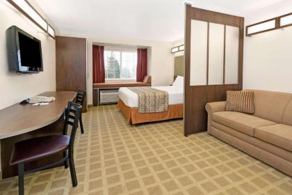 Microtel Inn & Suites Cheyenne - image 2