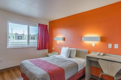 Motel 6 Cheyenne - image 9