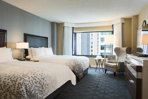 Renaissance Chicago Downtown Hotel - image 2