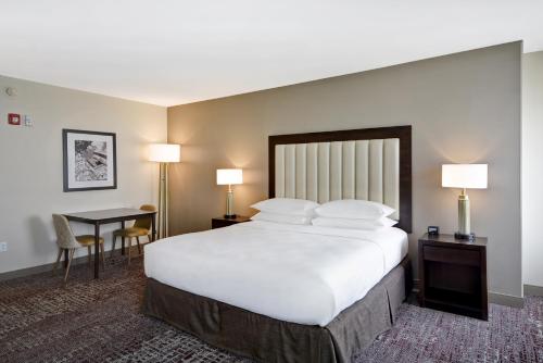 DoubleTree by Hilton Chicago Midway Airport IL - image 3