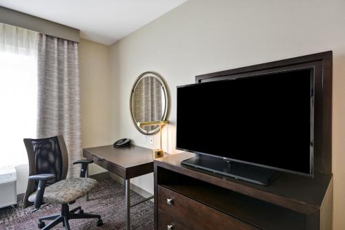 DoubleTree by Hilton Chicago Midway Airport IL - image 5