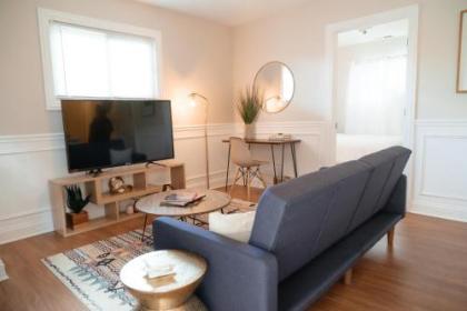 Cozy Stylish 2BR Apt near O'Hare Int'l Airport