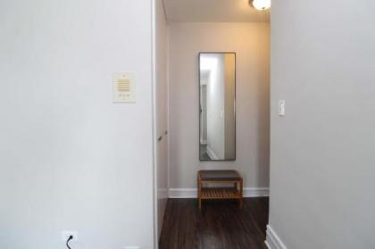 Updated Pilsen 3BR with W&D by Zencity - image 2