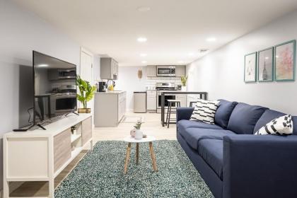 Cozy and Comfy 1BR Condo in Logan Square! - image 1