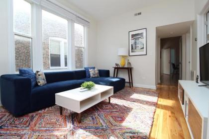 Updated Wicker Park 2BR with W&D by Zencity - image 1