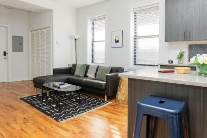 Classic DePaul 2BR with Full Kitchen by Zencity - image 5