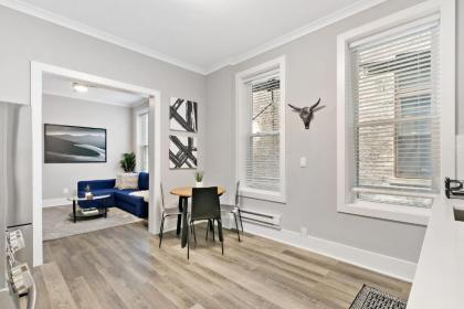 Stylish Comfortable 2-Bedroom 1 Bath West Town - image 9