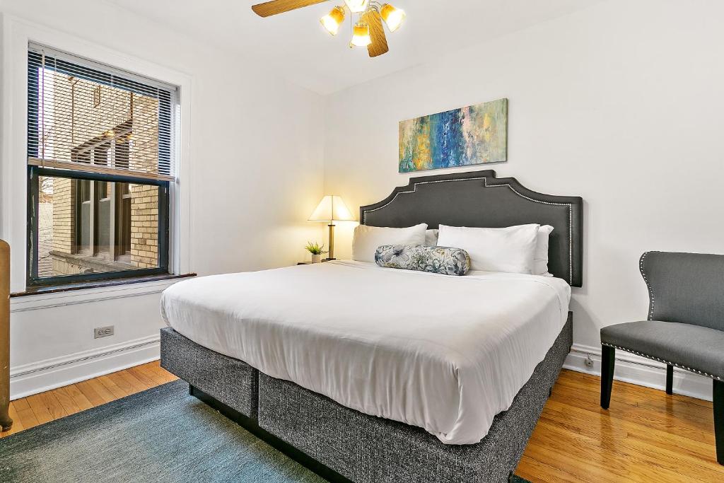 Welcoming and Trendy 1BR Apt in Vibrant North Center - image 6