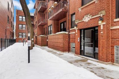 Studio Apt D'Place to be near Boystown Highlights - image 16