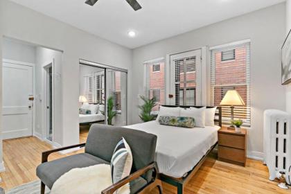 Studio Apt D'Place to be near Boystown Highlights - image 2