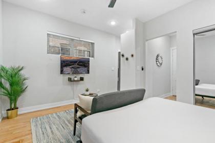 Studio Apt D'Place to be near Boystown Highlights - image 6